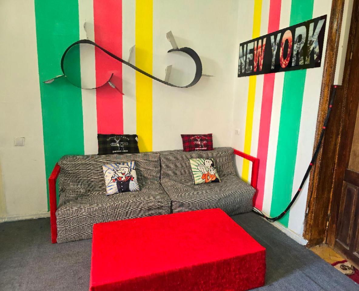 Colors Hostel ティビリシ エクステリア 写真
