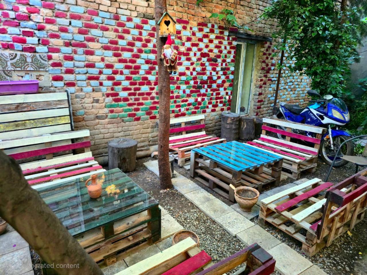 Colors Hostel ティビリシ エクステリア 写真