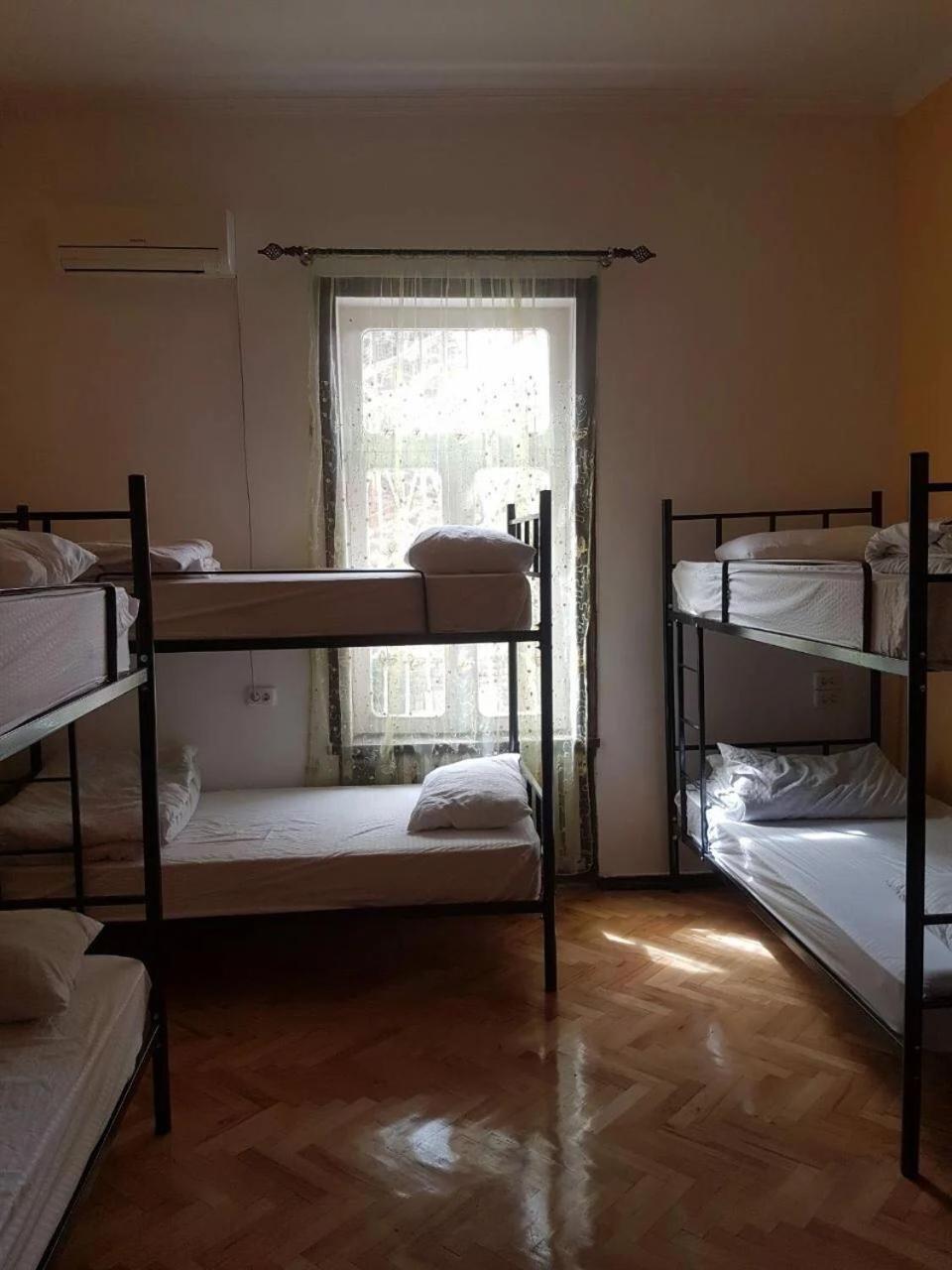 Colors Hostel ティビリシ 部屋 写真
